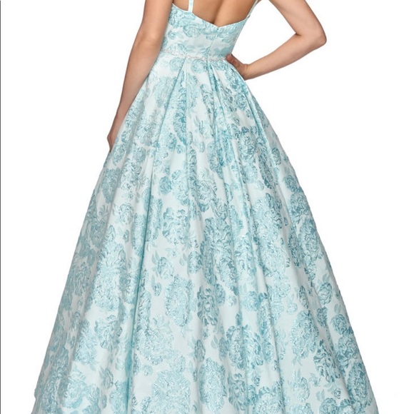 Formal Dress - Picture 2 of 9